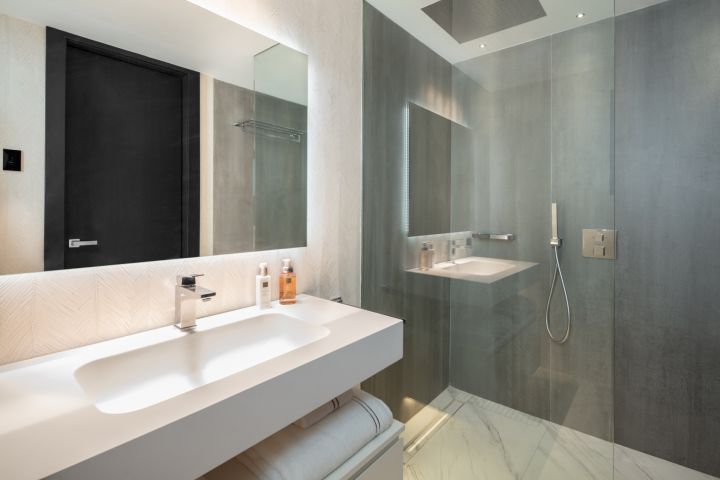 Banus 1 - Stylish Home with Marina Views
