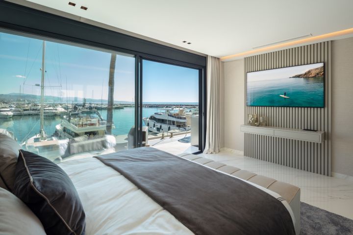 Banus 1 - Maison élégante avec vue sur la marina
