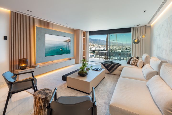 Banus 1 - Stylish Home with Marina Views