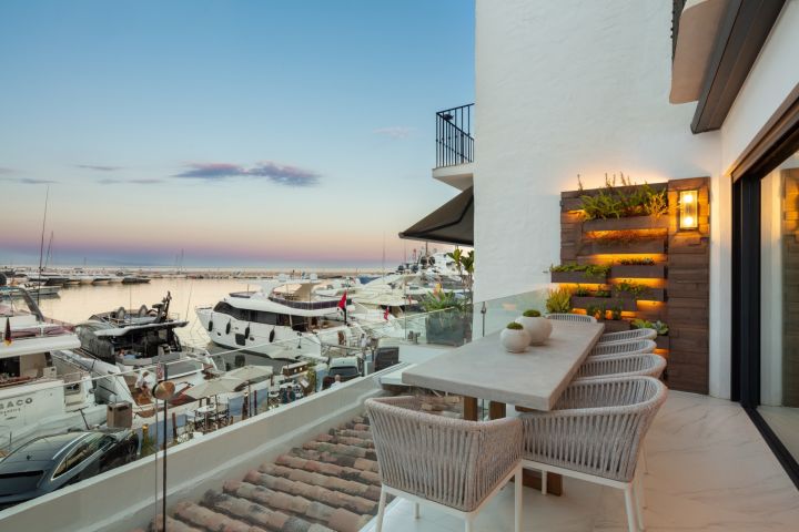 Banus 1 - Maison élégante avec vue sur la marina