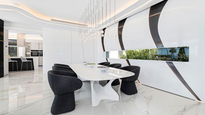 Villa Saphire - Architectural Masterpiece in Los Monteros