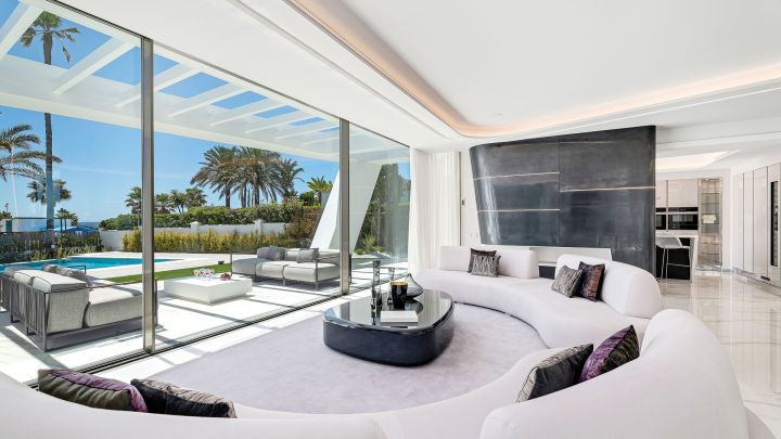 Villa Saphire - Architectural Masterpiece in Los Monteros