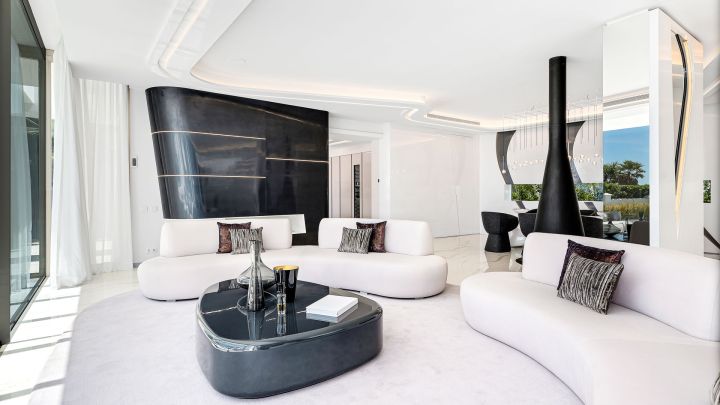 Villa Saphire - Architectural Masterpiece in Los Monteros