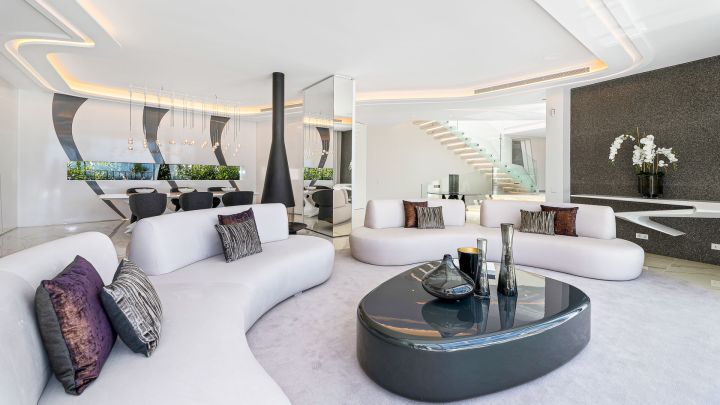 Villa Saphire - Architectural Masterpiece in Los Monteros
