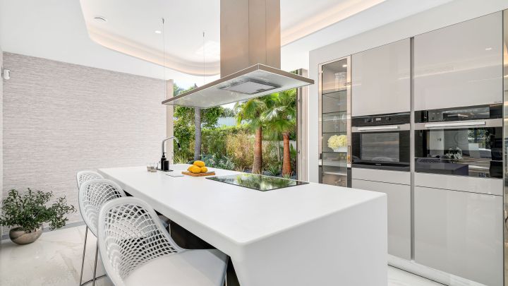 Villa Saphire - Architectural Masterpiece in Los Monteros