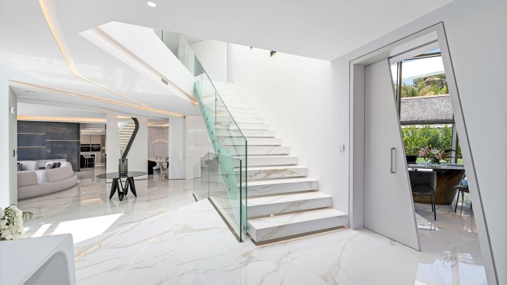 Villa Saphire - Architectural Masterpiece in Los Monteros