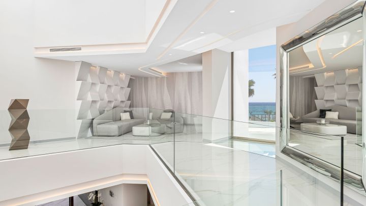Villa Saphire - Architectural Masterpiece in Los Monteros
