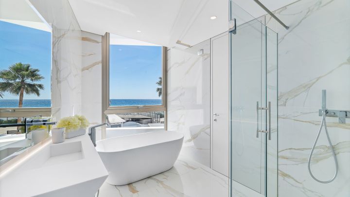 Villa Saphire - Architectural Masterpiece in Los Monteros