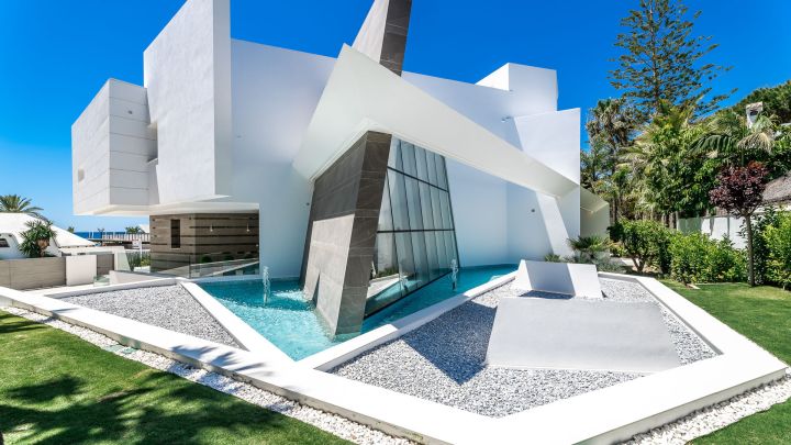 Villa Saphire - Architectural Masterpiece in Los Monteros