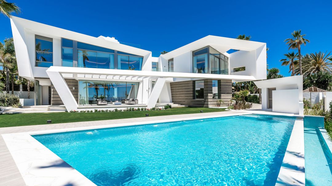 Villa Saphire - Architectural Masterpiece in Los Monteros
