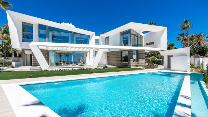 Villa Saphire - Architectural Masterpiece in Los Monteros