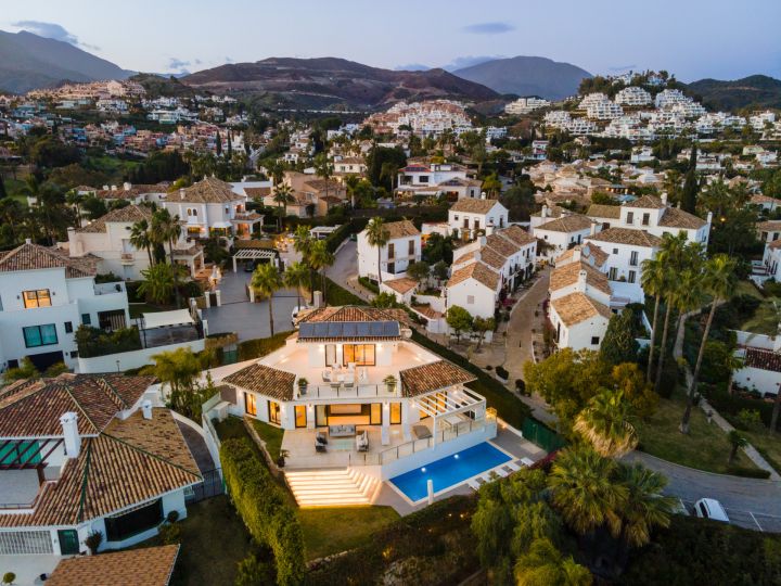 Auriga 9 - Impressive Luxury Home with Panoramic Views in Nueva Andalucia