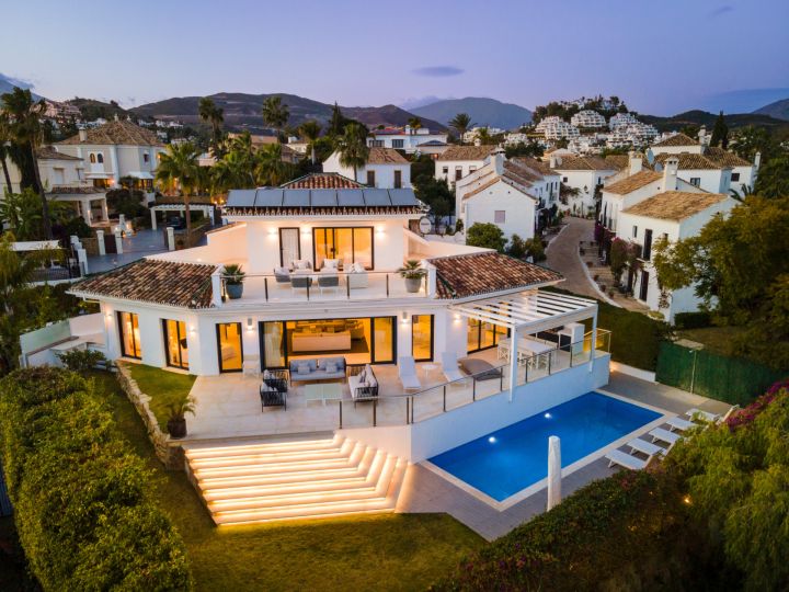 Auriga 9 - Impressive Luxury Home with Panoramic Views in Nueva Andalucia