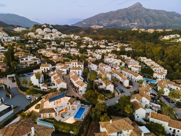 Auriga 9 - Impressive Luxury Home with Panoramic Views in Nueva Andalucia