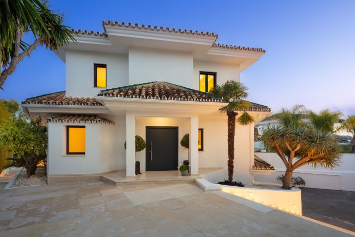 Auriga 9 - Impressive Luxury Home with Panoramic Views in Nueva Andalucia