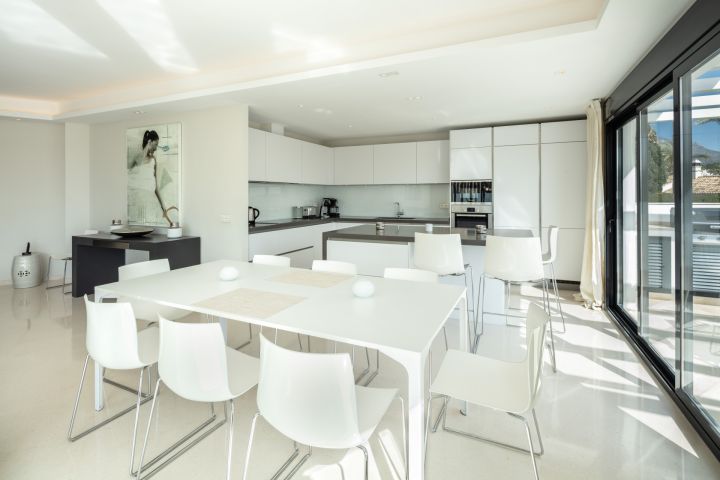 Auriga 9 - Impressive Luxury Home with Panoramic Views in Nueva Andalucia
