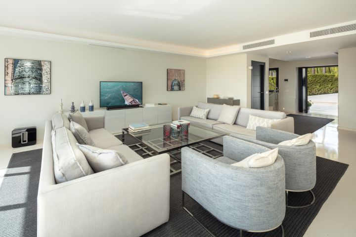 Auriga 9 - Impressive Luxury Home with Panoramic Views in Nueva Andalucia