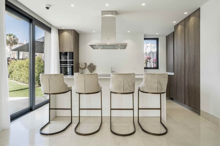 Exclusiva Villa de Lujo en El Campanario Golf – Oportunidad de Inversión Única - Villa exclusiva en urbanización privada en Estepona