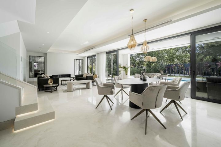 Exclusiva Villa de Lujo en El Campanario Golf – Oportunidad de Inversión Única - Villa exclusiva en urbanización privada en Estepona