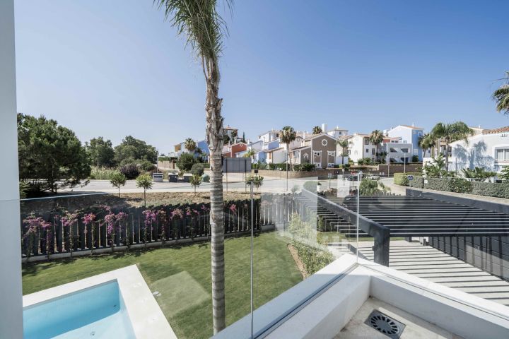Exclusiva Villa de Lujo en El Campanario Golf – Oportunidad de Inversión Única - Villa exclusiva en urbanización privada en Estepona
