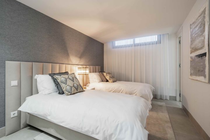 Exclusiva Villa de Lujo en El Campanario Golf – Oportunidad de Inversión Única - Villa exclusiva en urbanización privada en Estepona