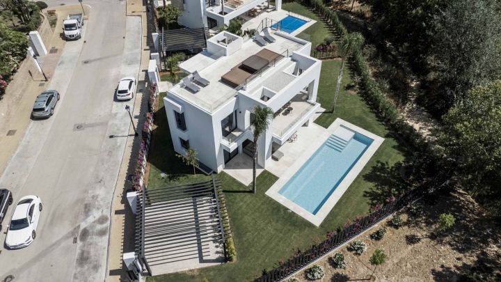 Exclusiva Villa de Lujo en El Campanario Golf – Oportunidad de Inversión Única - Villa exclusiva en urbanización privada en Estepona