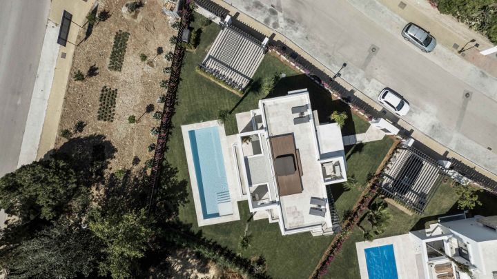 Exclusiva Villa de Lujo en El Campanario Golf – Oportunidad de Inversión Única - Villa exclusiva en urbanización privada en Estepona