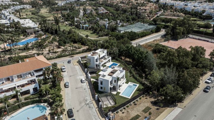 Exclusiva Villa de Lujo en El Campanario Golf – Oportunidad de Inversión Única - Villa exclusiva en urbanización privada en Estepona