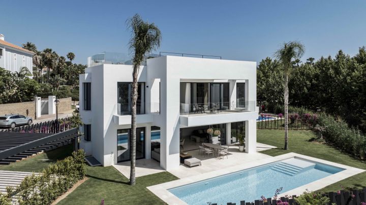 Exclusiva Villa de Lujo en El Campanario Golf – Oportunidad de Inversión Única - Villa exclusiva en urbanización privada en Estepona