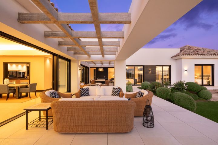 Casa Nevis - Propriété contemporaine avec vue sur le golf à Haza del Conde