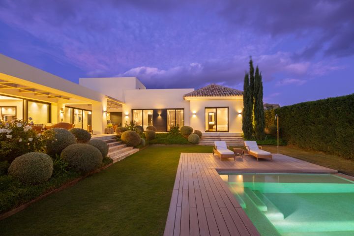 Casa Nevis - Propriété contemporaine avec vue sur le golf à Haza del Conde