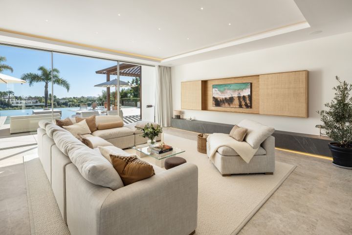 Villa Olivia - Luxurious Property with Panoramic Views