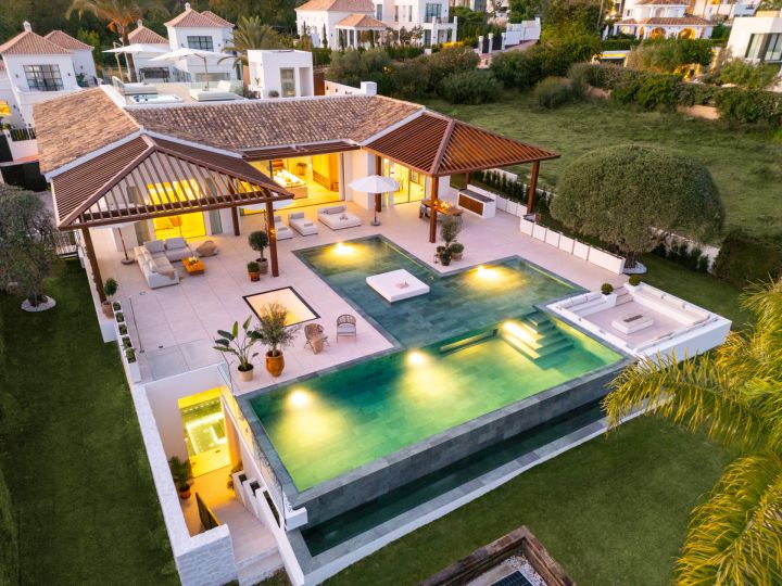 Villa Olivia - Luxurious Property with Panoramic Views