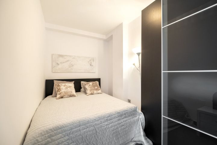 Modern frontline apartment for sale in Puerto Banús Harbor - Modern Apartment Featuring Modern Design in Marina Banús