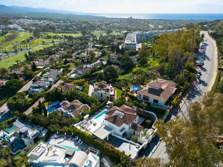 Nest 38 - Villa elegante a medida en una urbanización privada