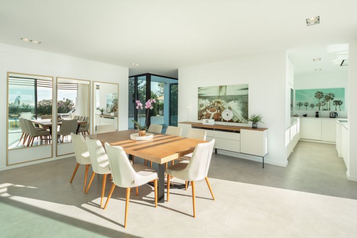 Beach House 1 - Villa en première ligne de golf à Estepona
