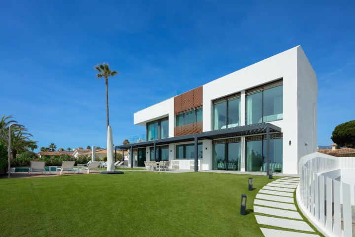 Beach House 1 - Villa en première ligne de golf à Estepona