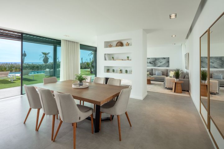 Beach House 1 - Villa en première ligne de golf à Estepona