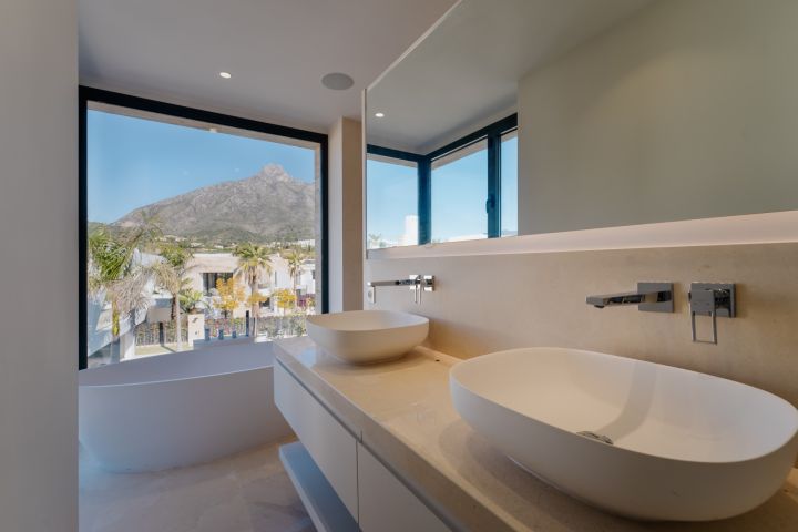 4 New Luxury Villas for sale in Lomas Del Virrey - Luxurious Property with Top-Tier Finishes in Lomas El Virrey