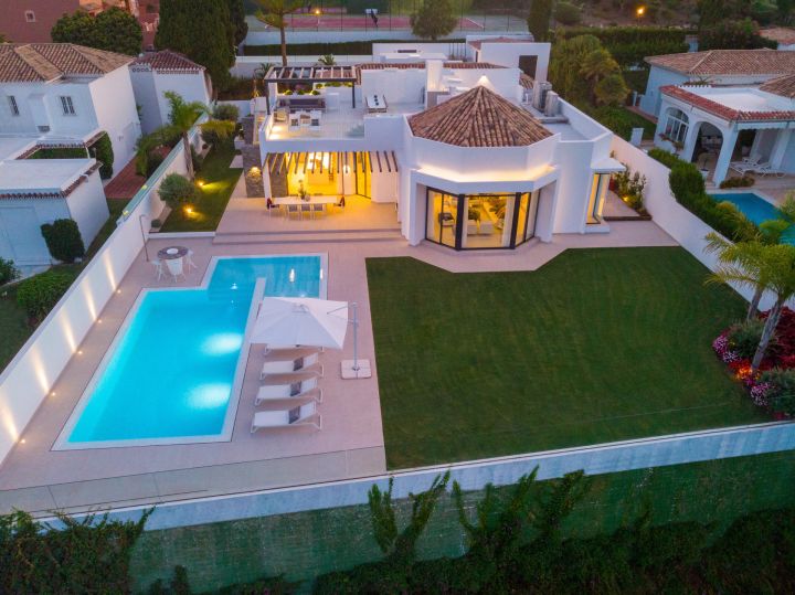 Villa Elia - Elegante casa moderna en primera línea de un campo de golf