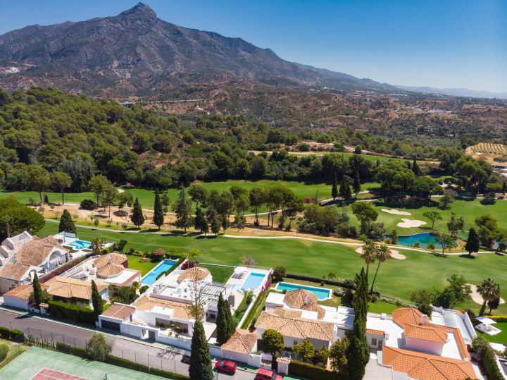 Villa Elia - Elegante casa moderna en primera línea de un campo de golf