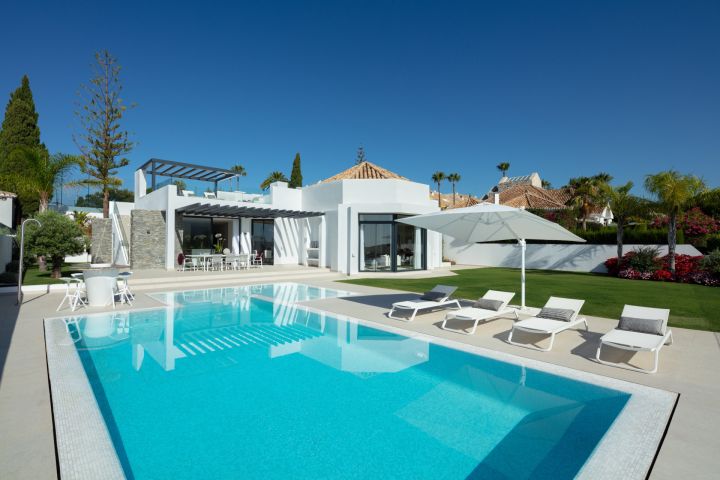 Villa Elia - Elegante casa moderna en primera línea de un campo de golf