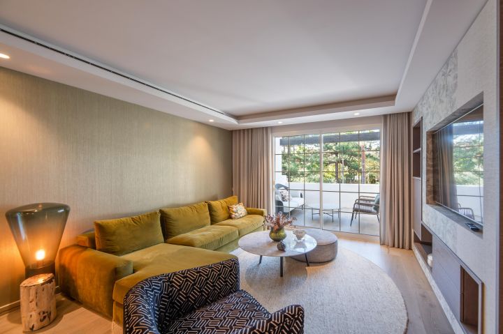 Amazonas 22 - Modern Luxury Property with Top-Tier Finishes in Puente Romano