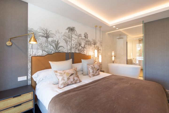 Amazonas 22 - Modern Luxury Property with Top-Tier Finishes in Puente Romano