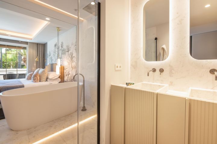 Amazonas 22 - Modern Luxury Property with Top-Tier Finishes in Puente Romano