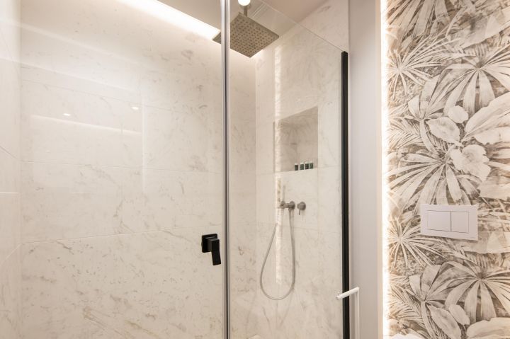 Amazonas 22 - Modern Luxury Property with Top-Tier Finishes in Puente Romano