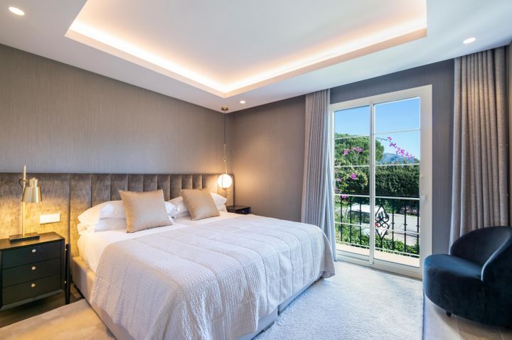 Amazonas 22 - Modern Luxury Property with Top-Tier Finishes in Puente Romano