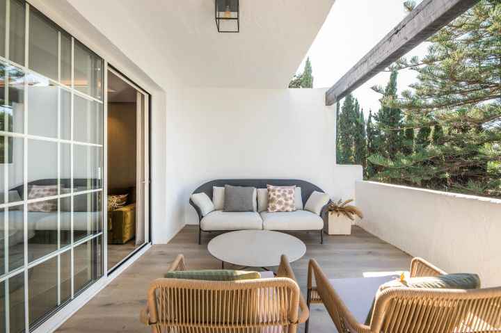Amazonas 22 - Modern Luxury Property with Top-Tier Finishes in Puente Romano