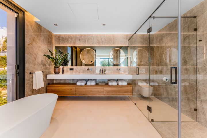 Villa Albinoni One - Exclusiva propiedad contemporánea con encanto andaluz