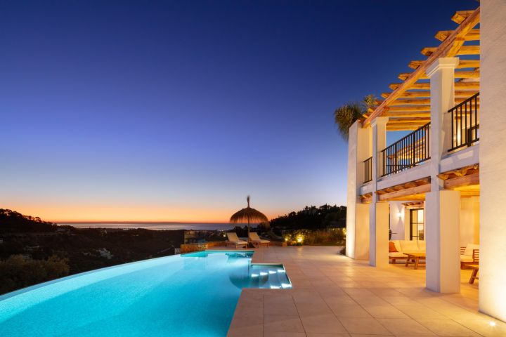 Villa Vittoria - Villa contemporaine élégante avec vue imprenable sur la mer